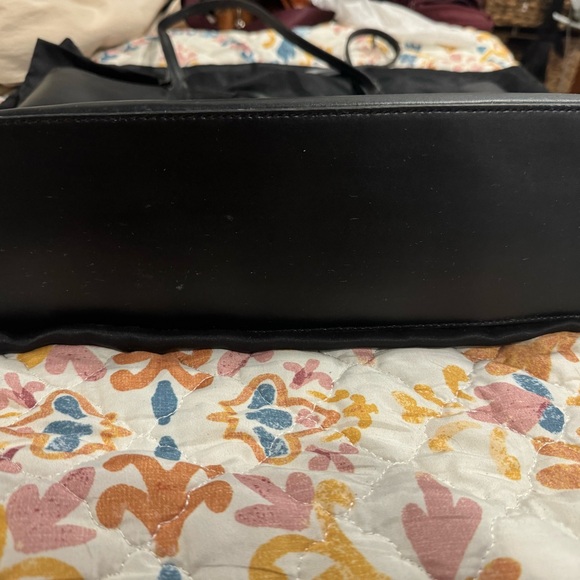 Kate Spade Tote - Picture 2 of 4